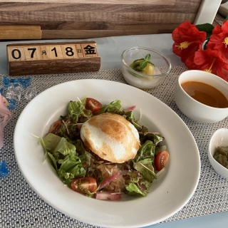 ハワイアンフェア　ロコモコ丼